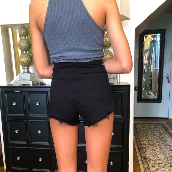 Black high waisted shorts - Picture 3 of 3
